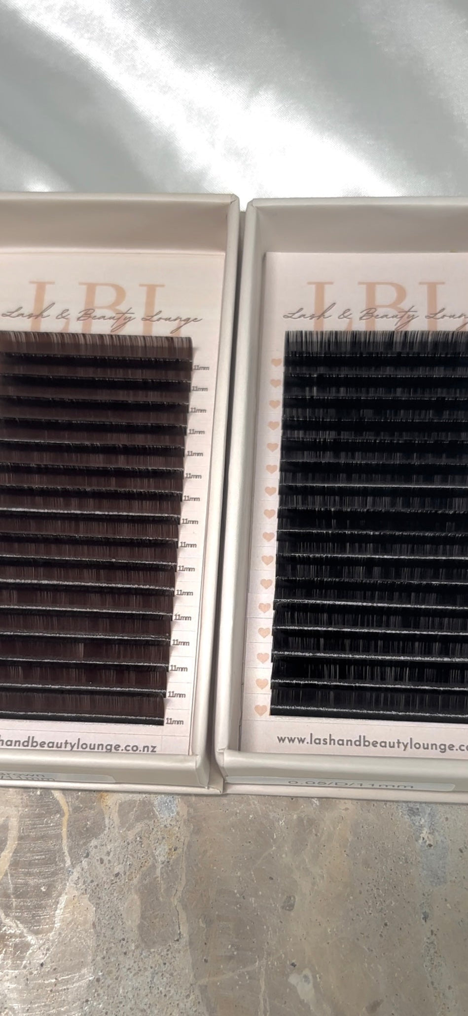 Volume Tray 0.07 Dark Brown D curl